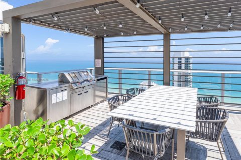 Copropriété à louer à Hollywood, Floride: 2 chambres, 98.48 m2 № 1738215 - photo 29