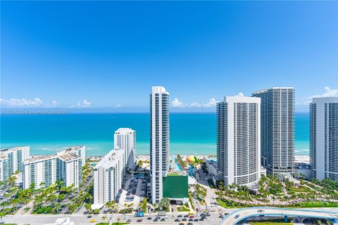 Copropriété à louer à Hollywood, Floride: 2 chambres, 98.48 m2 № 1738215 - photo 22