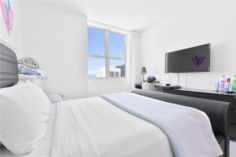 Copropriété à louer à Hollywood, Floride: 2 chambres, 98.48 m2 № 1738215 - photo 8