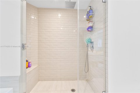 Copropriété à louer à Hollywood, Floride: 2 chambres, 98.48 m2 № 1738215 - photo 12
