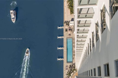 Copropriété à louer à Hollywood, Floride: 2 chambres, 98.48 m2 № 1738215 - photo 24