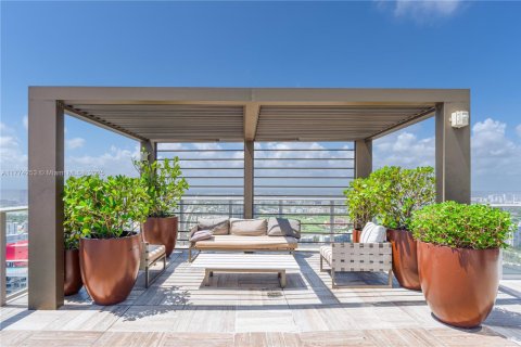 Copropriété à louer à Hollywood, Floride: 2 chambres, 98.48 m2 № 1738215 - photo 28