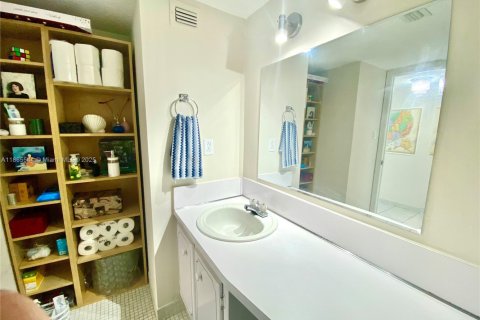 Copropriété à vendre à Aventura, Floride: 1 chambre, 93.37 m2 № 1979207 - photo 27