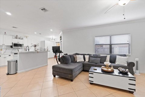 House in Homestead, Florida 4 bedrooms, 231.7 sq.m. № 2022082 - photo 5