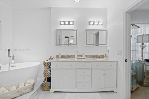 House in Homestead, Florida 4 bedrooms, 231.7 sq.m. № 2022082 - photo 8