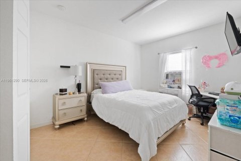 House in Homestead, Florida 4 bedrooms, 231.7 sq.m. № 2022082 - photo 16