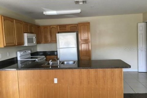 Condominio en alquiler en Avon Park, Florida, 2 dormitorios, 77.11 m2 № 1400381 - foto 3