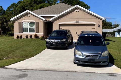 House in Port St. Lucie, Florida 4 bedrooms, 178 sq.m. № 2434253 - photo 11