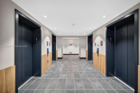 Condominio en venta en Miami, Florida, 1 dormitorio, 55.46 m2 № 2033870 - foto 12