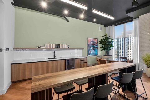 Condominio en venta en Miami, Florida, 1 dormitorio, 55.46 m2 № 2033870 - foto 19