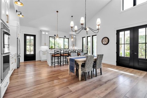House in Myakka City, Florida 5 bedrooms, 369.1 sq.m. № 2421648 - photo 13