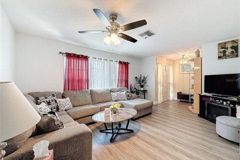 Casa en venta en Spring Hill, Florida, 3 dormitorios, 178.47 m2 № 1758091 - foto 12