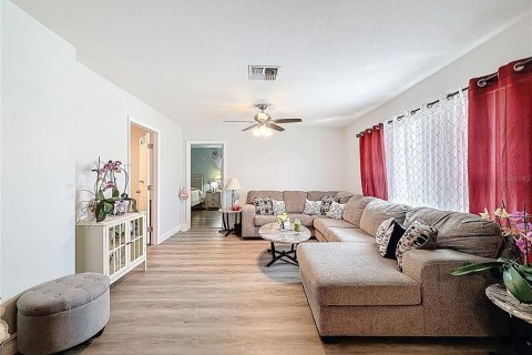 Casa en venta en Spring Hill, Florida, 3 dormitorios, 178.47 m2 № 1758091 - foto 11