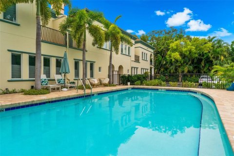 Adosado en venta en Sarasota, Florida, 3 dormitorios, 177.63 m2 № 2409981 - foto 27