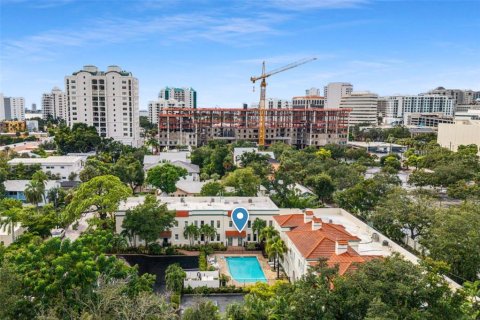 Adosado en venta en Sarasota, Florida, 3 dormitorios, 177.63 m2 № 2409981 - foto 2