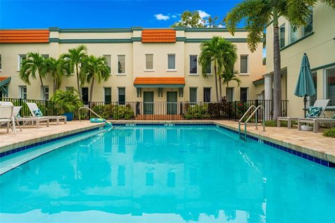 Adosado en venta en Sarasota, Florida, 3 dormitorios, 177.63 m2 № 2409981 - foto 5