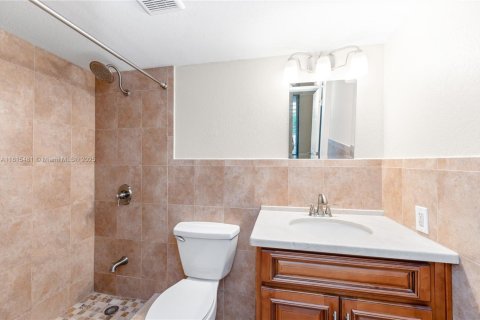 Condo in Miami, Florida, 1 bedroom  № 1768274 - photo 13