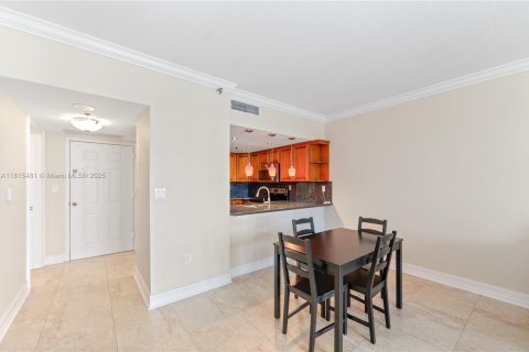 Condo in Miami, Florida, 1 bedroom  № 1768274 - photo 5