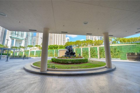 Condo in Miami, Florida, 1 bedroom  № 1768274 - photo 28
