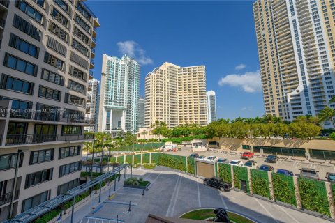 Condo in Miami, Florida, 1 bedroom  № 1768274 - photo 17