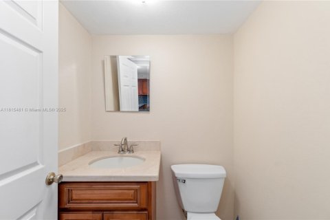 Condo in Miami, Florida, 1 bedroom  № 1768274 - photo 9
