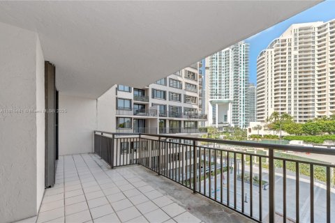 Condo in Miami, Florida, 1 bedroom  № 1768274 - photo 18