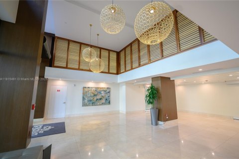Condo in Miami, Florida, 1 bedroom  № 1768274 - photo 27