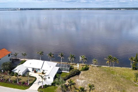 Casa en venta en Punta Gorda, Florida, 3 dormitorios, 300.82 m2 № 1560520 - foto 2