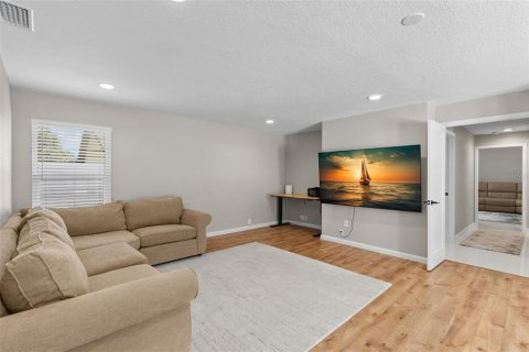 House in Safety Harbor, Florida 4 bedrooms, 255.02 sq.m. № 1914701 - photo 28