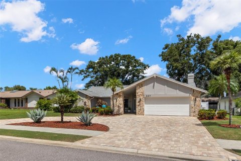 House in Safety Harbor, Florida 4 bedrooms, 255.02 sq.m. № 1914701 - photo 5