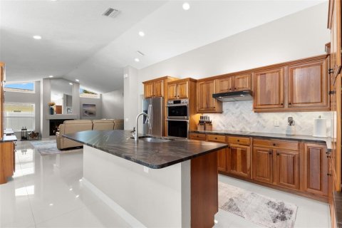 House in Safety Harbor, Florida 4 bedrooms, 255.02 sq.m. № 1914701 - photo 15