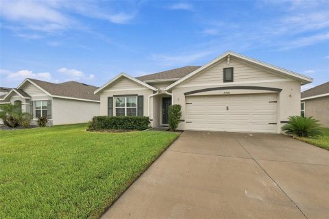 House in Zephyrhills, Florida 4 bedrooms, 171.5 sq.m. № 2408549 - photo 2