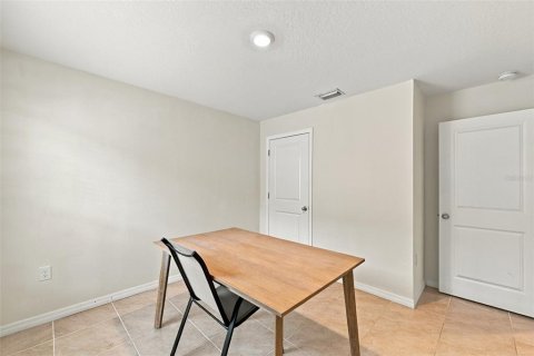 House in Zephyrhills, Florida 4 bedrooms, 171.5 sq.m. № 2408549 - photo 26