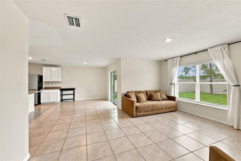 House in Zephyrhills, Florida 4 bedrooms, 171.5 sq.m. № 2408549 - photo 14
