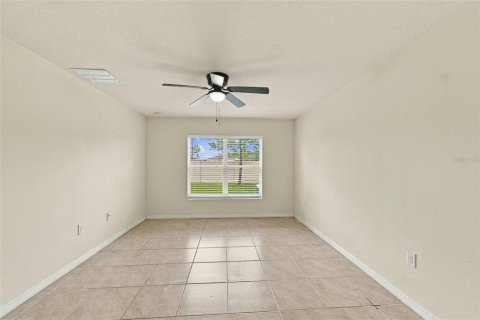 House in Zephyrhills, Florida 4 bedrooms, 171.5 sq.m. № 2408549 - photo 19