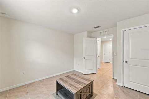 House in Zephyrhills, Florida 4 bedrooms, 171.5 sq.m. № 2408549 - photo 23