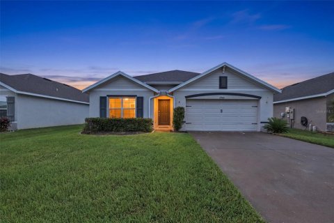 House in Zephyrhills, Florida 4 bedrooms, 171.5 sq.m. № 2408549