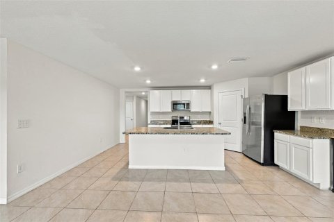 House in Zephyrhills, Florida 4 bedrooms, 171.5 sq.m. № 2408549 - photo 9