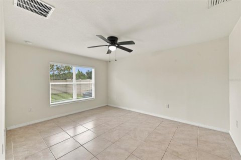House in Zephyrhills, Florida 4 bedrooms, 171.5 sq.m. № 2408549 - photo 18