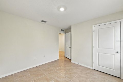 House in Zephyrhills, Florida 4 bedrooms, 171.5 sq.m. № 2408549 - photo 29