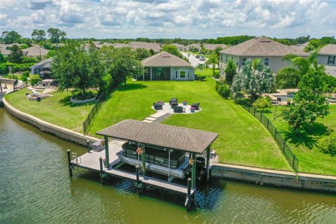 House in Palm Coast, Florida 3 bedrooms, 191.1 sq.m. № 1873288 - photo 1