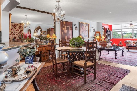 Condo in Sunrise, Florida, 3 bedrooms  № 1800673 - photo 21