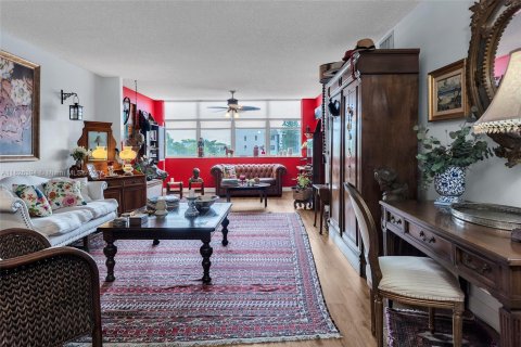 Condo in Sunrise, Florida, 3 bedrooms  № 1800673 - photo 1