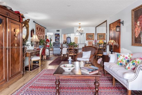 Condo in Sunrise, Florida, 3 bedrooms  № 1800673 - photo 4