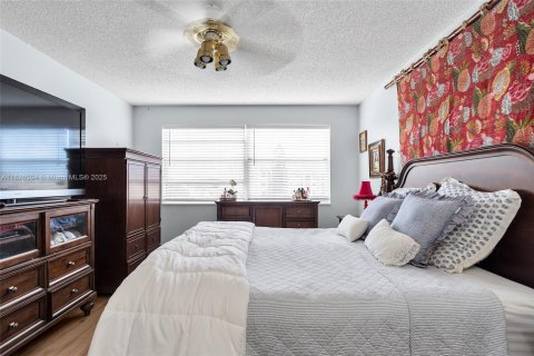Condo in Sunrise, Florida, 3 bedrooms  № 1800673 - photo 18