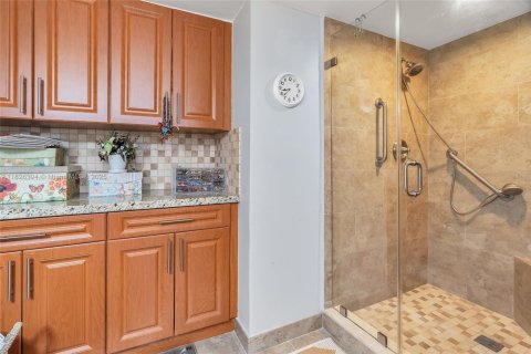 Condo in Sunrise, Florida, 3 bedrooms  № 1800673 - photo 24