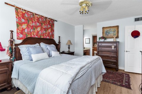 Condo in Sunrise, Florida, 3 bedrooms  № 1800673 - photo 20