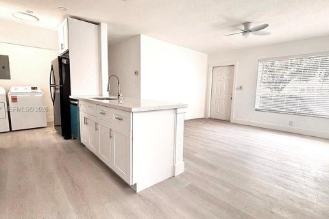 Villa ou maison à Hollywood, Floride 3 chambres, 97.55 m2 № 2168581