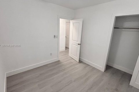 Villa ou maison à louer à Hollywood, Floride: 3 chambres, 97.55 m2 № 2168581 - photo 7