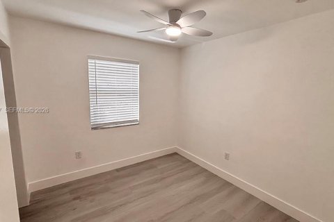 Villa ou maison à louer à Hollywood, Floride: 3 chambres, 97.55 m2 № 2168581 - photo 14
